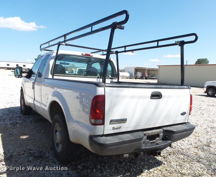 image for item DE3601 2006 Ford F250 Super Duty XL SuperCab pickup truck