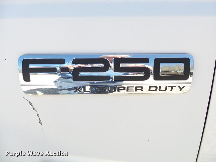 image for item DE3601 2006 Ford F250 Super Duty XL SuperCab pickup truck