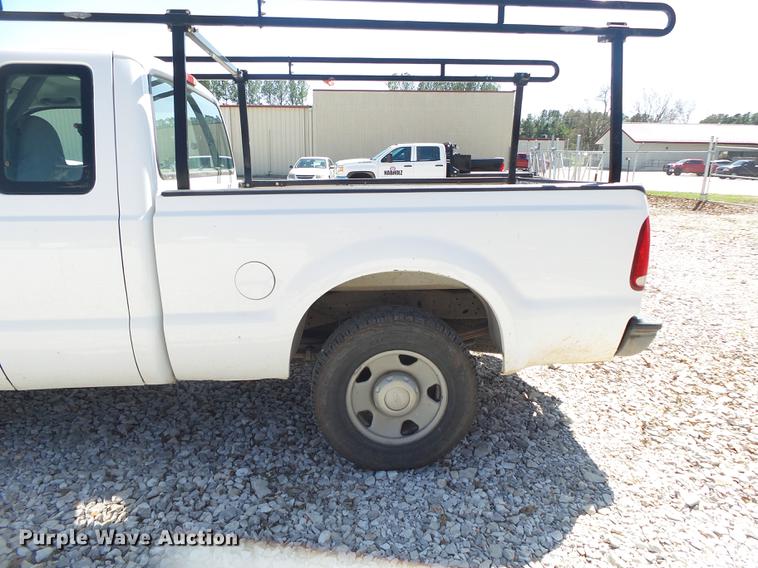 image for item DE3601 2006 Ford F250 Super Duty XL SuperCab pickup truck