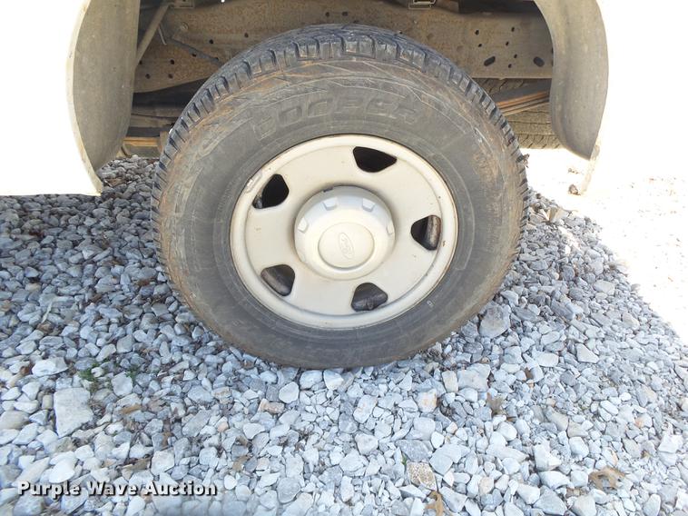 image for item DE3601 2006 Ford F250 Super Duty XL SuperCab pickup truck