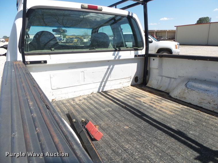 image for item DE3601 2006 Ford F250 Super Duty XL SuperCab pickup truck