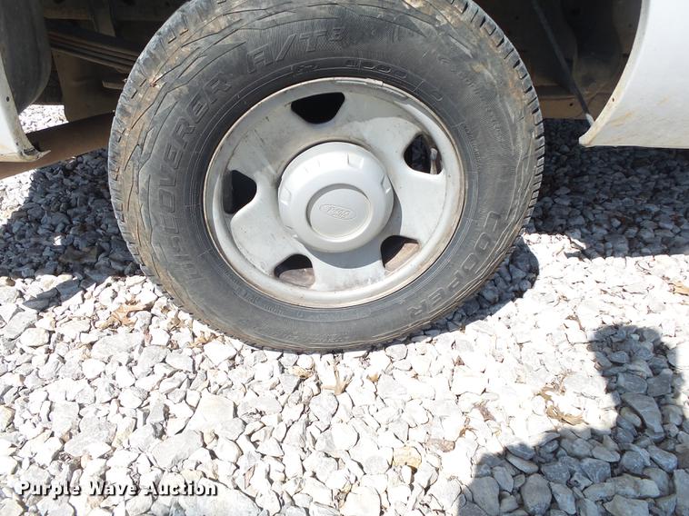 image for item DE3601 2006 Ford F250 Super Duty XL SuperCab pickup truck