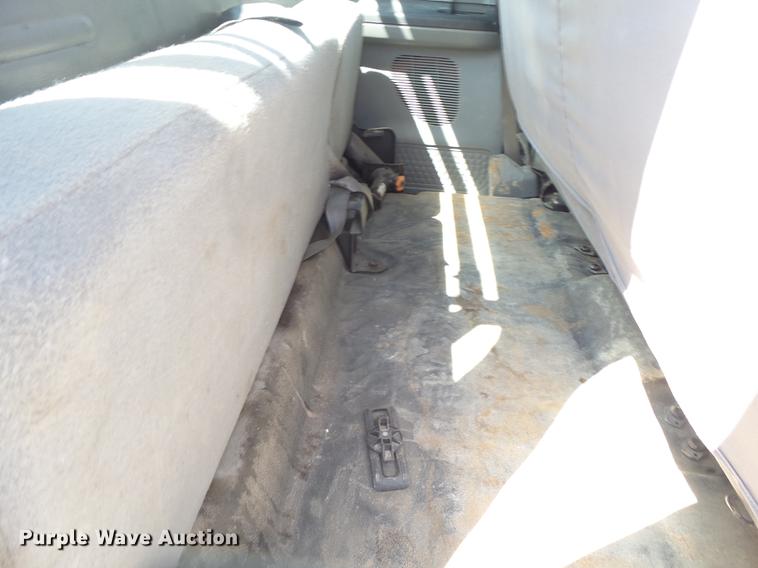 image for item DE3601 2006 Ford F250 Super Duty XL SuperCab pickup truck