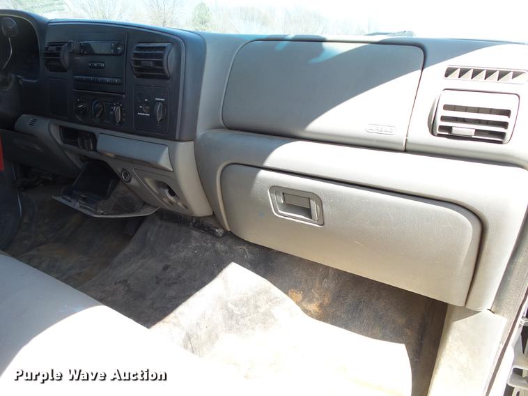 image for item DE3601 2006 Ford F250 Super Duty XL SuperCab pickup truck