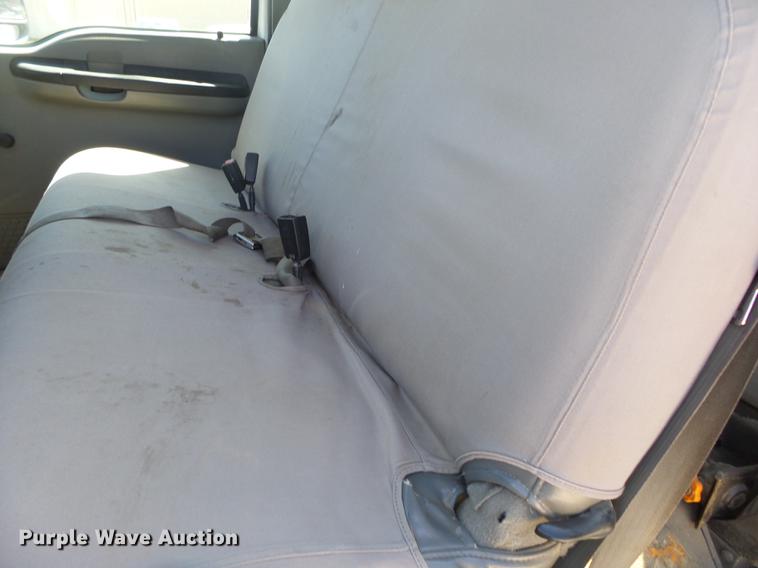 image for item DE3601 2006 Ford F250 Super Duty XL SuperCab pickup truck