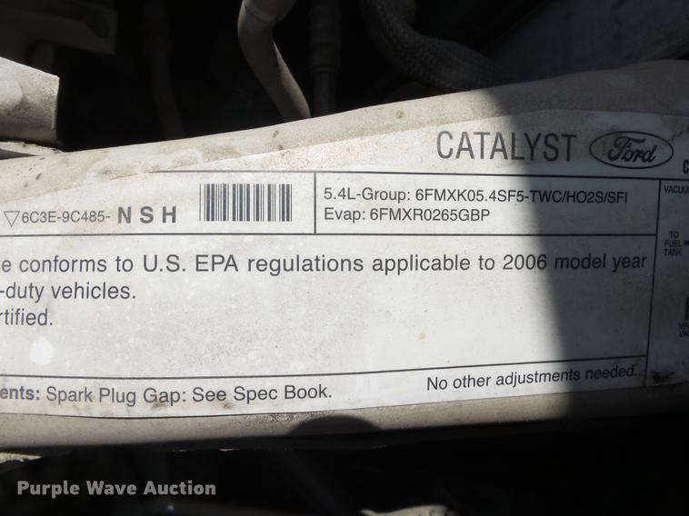 image for item DE3601 2006 Ford F250 Super Duty XL SuperCab pickup truck