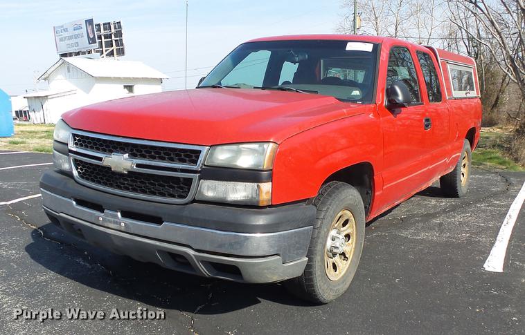 image for item DE3609 2006 Chevrolet Silverado 1500 Ext. Cab pickup truck