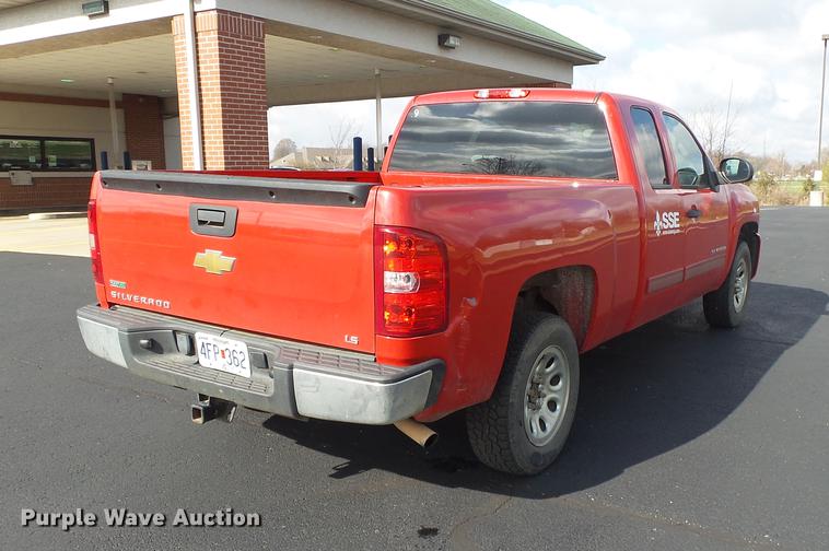 image for item DE3615 2011 Chevrolet Silverado 1500 Ext. Cab pickup truck