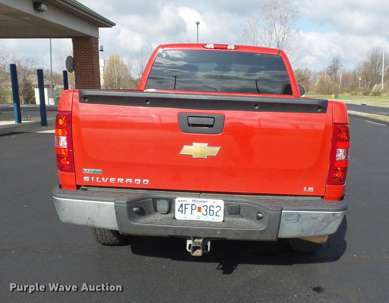 image for item DE3615 2011 Chevrolet Silverado 1500 Ext. Cab pickup truck