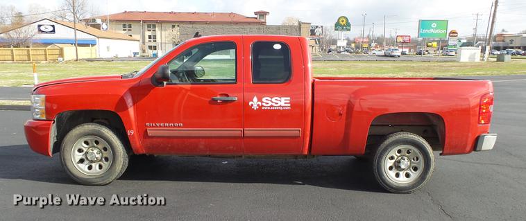 image for item DE3615 2011 Chevrolet Silverado 1500 Ext. Cab pickup truck