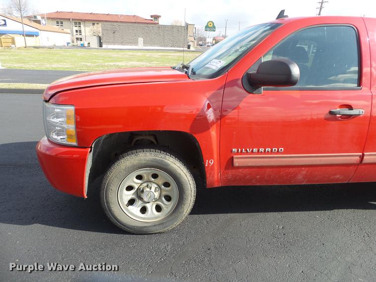 image for item DE3615 2011 Chevrolet Silverado 1500 Ext. Cab pickup truck
