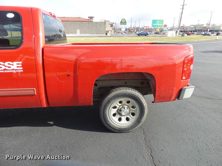 image for item DE3615 2011 Chevrolet Silverado 1500 Ext. Cab pickup truck
