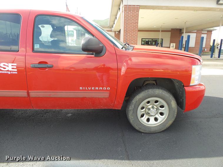 image for item DE3615 2011 Chevrolet Silverado 1500 Ext. Cab pickup truck