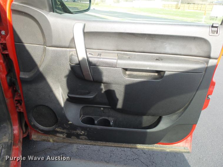 image for item DE3615 2011 Chevrolet Silverado 1500 Ext. Cab pickup truck