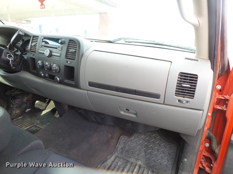 image for item DE3615 2011 Chevrolet Silverado 1500 Ext. Cab pickup truck