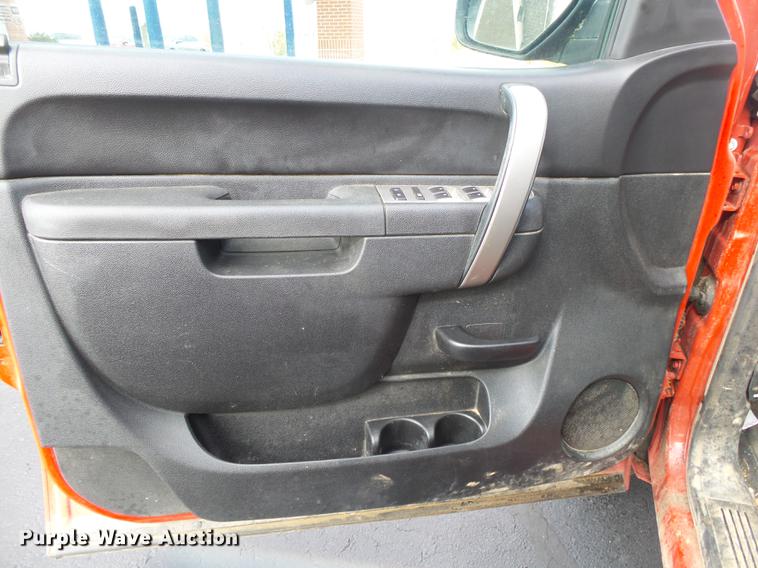 image for item DE3615 2011 Chevrolet Silverado 1500 Ext. Cab pickup truck