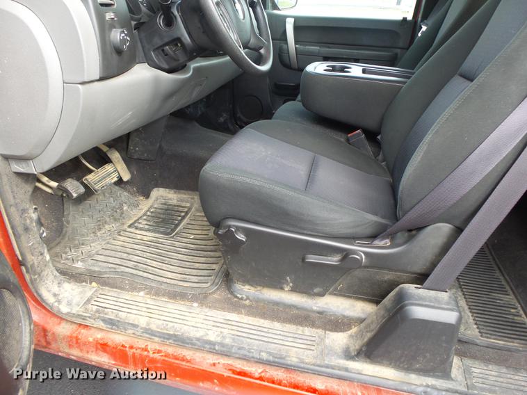 image for item DE3615 2011 Chevrolet Silverado 1500 Ext. Cab pickup truck