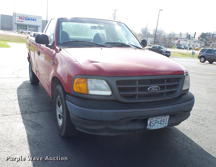 image for item DE3616 2004 Ford F150 XL pickup truck