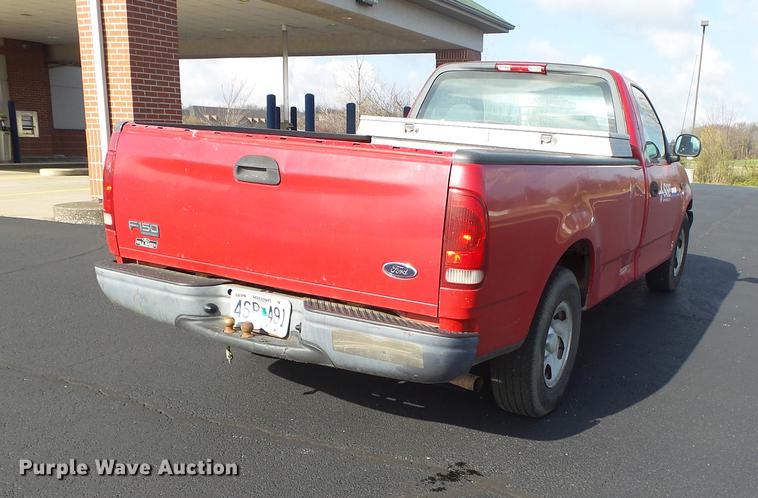 image for item DE3616 2004 Ford F150 XL pickup truck