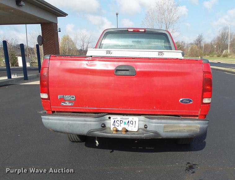 image for item DE3616 2004 Ford F150 XL pickup truck