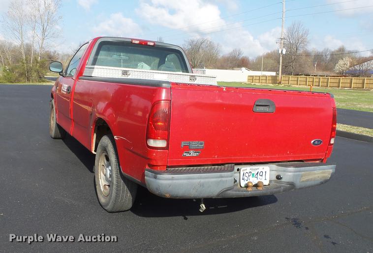 image for item DE3616 2004 Ford F150 XL pickup truck