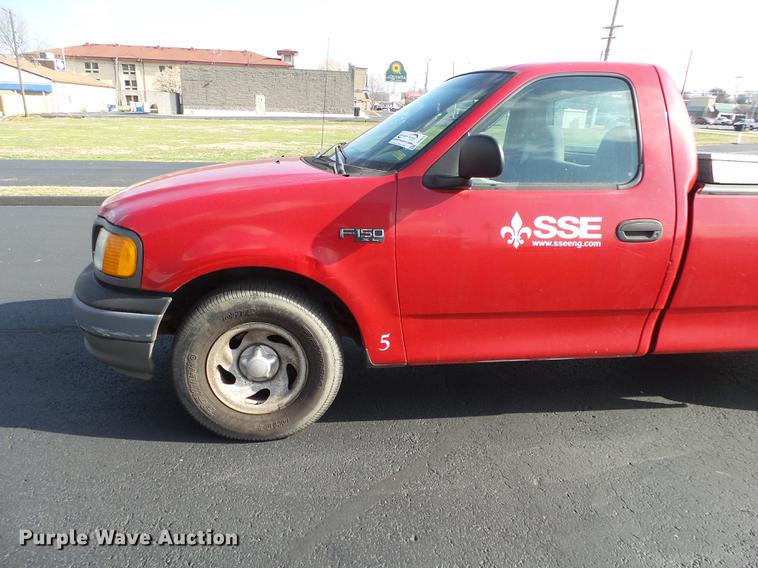 image for item DE3616 2004 Ford F150 XL pickup truck