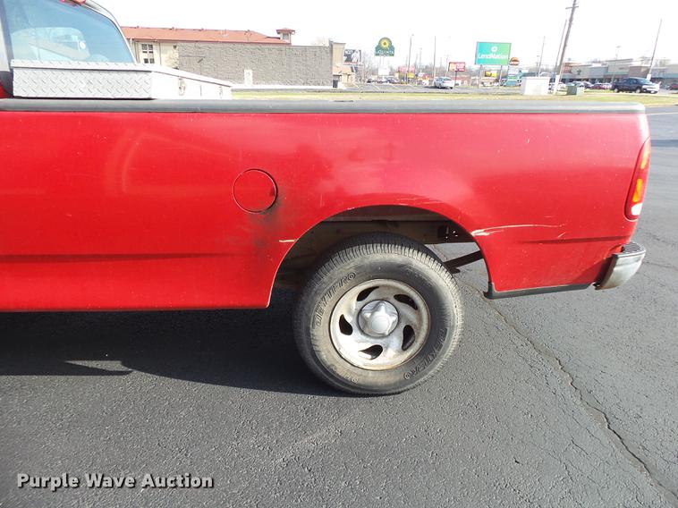 image for item DE3616 2004 Ford F150 XL pickup truck