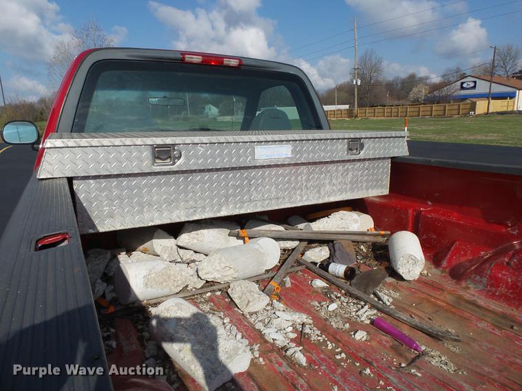 image for item DE3616 2004 Ford F150 XL pickup truck