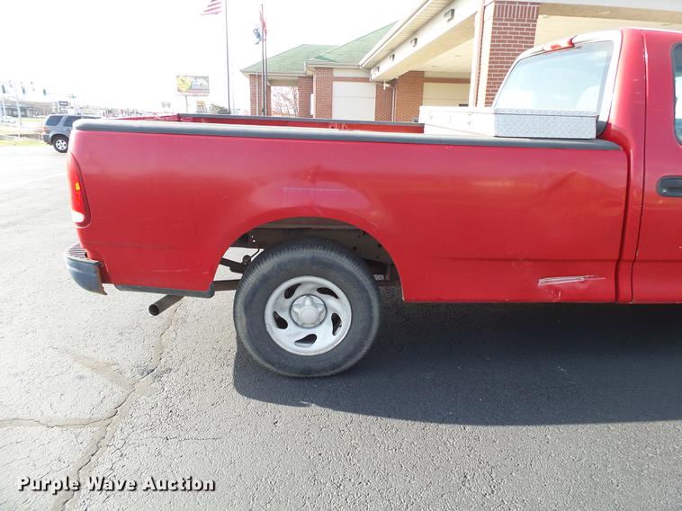 image for item DE3616 2004 Ford F150 XL pickup truck