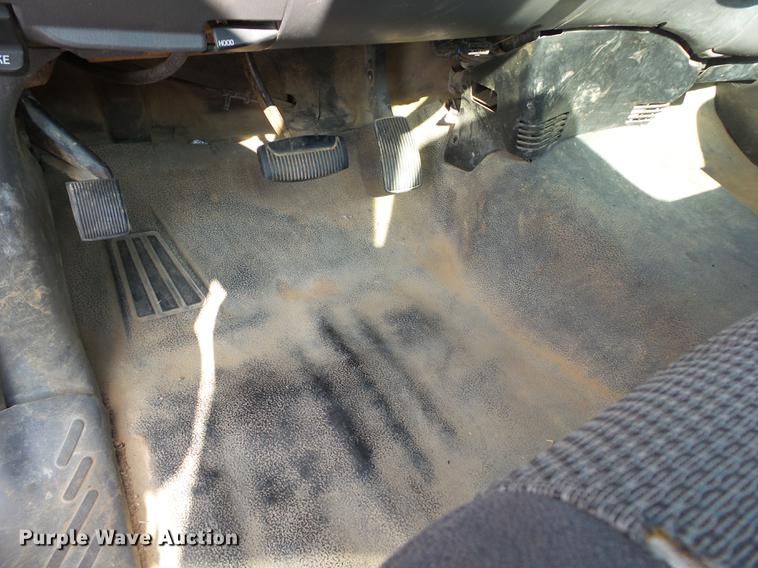 image for item DE3616 2004 Ford F150 XL pickup truck