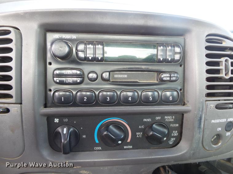 image for item DE3616 2004 Ford F150 XL pickup truck