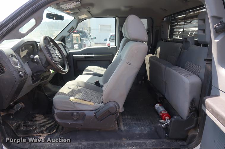 image for item DF3638 2011 Ford F450 Super Duty SuperCab flatbed truck