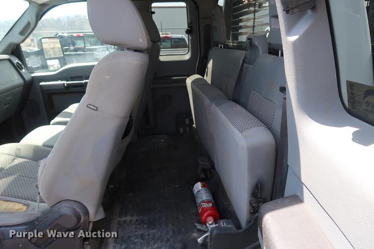 image for item DF3638 2011 Ford F450 Super Duty SuperCab flatbed truck