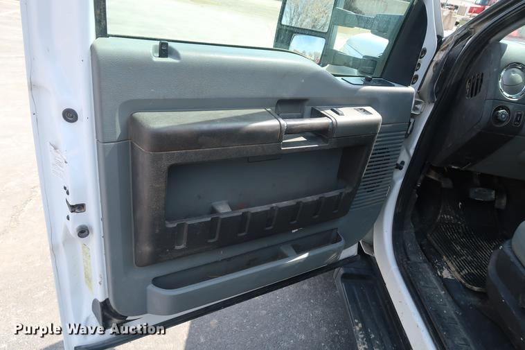 image for item DF3638 2011 Ford F450 Super Duty SuperCab flatbed truck