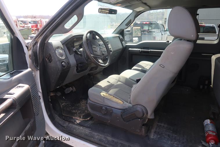 image for item DF3638 2011 Ford F450 Super Duty SuperCab flatbed truck