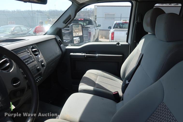 image for item DF3638 2011 Ford F450 Super Duty SuperCab flatbed truck