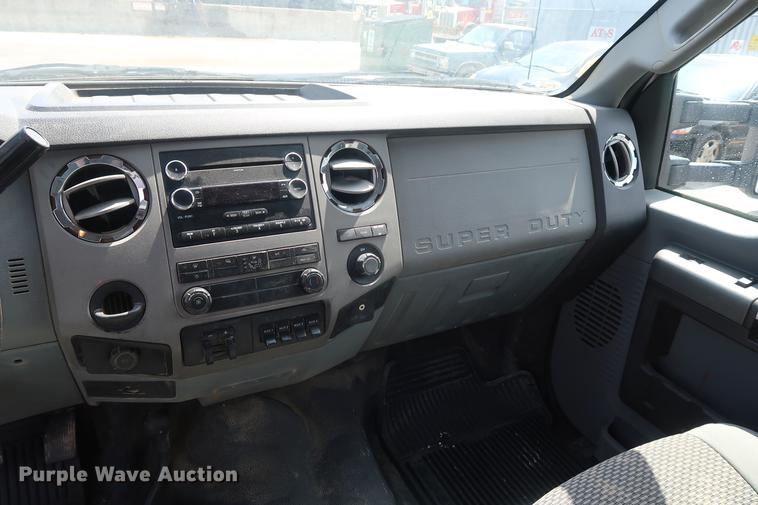 image for item DF3638 2011 Ford F450 Super Duty SuperCab flatbed truck