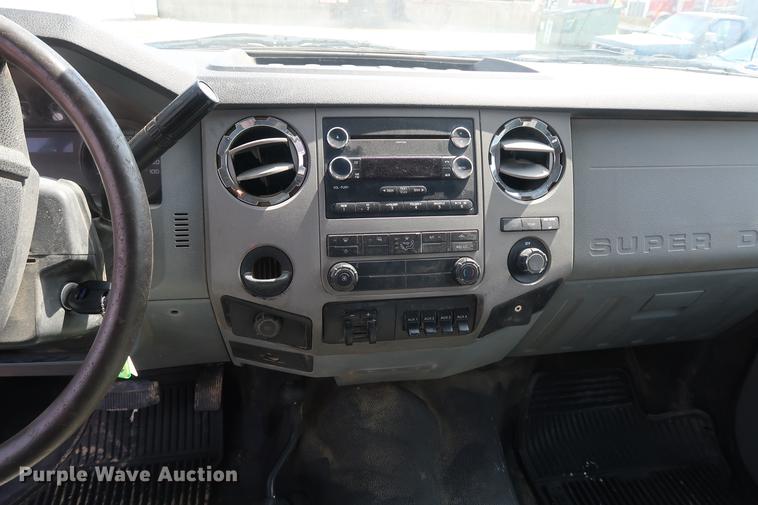 image for item DF3638 2011 Ford F450 Super Duty SuperCab flatbed truck