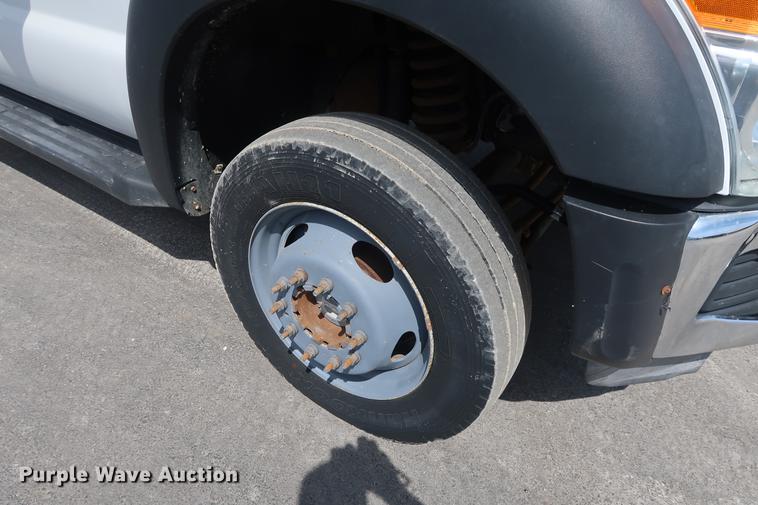 image for item DF3638 2011 Ford F450 Super Duty SuperCab flatbed truck