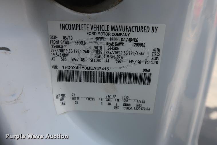 image for item DF3638 2011 Ford F450 Super Duty SuperCab flatbed truck