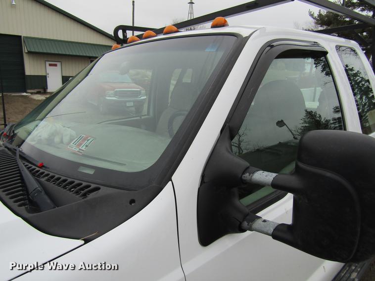 image for item DF3757 2000 Ford F350 Super Duty SuperCab utility bed pickup truck