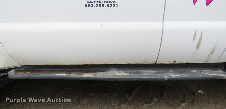 image for item DF3757 2000 Ford F350 Super Duty SuperCab utility bed pickup truck