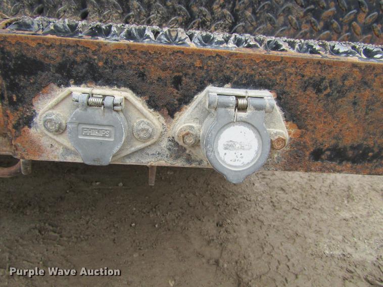 image for item DF3757 2000 Ford F350 Super Duty SuperCab utility bed pickup truck