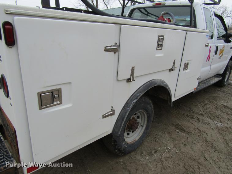 image for item DF3757 2000 Ford F350 Super Duty SuperCab utility bed pickup truck