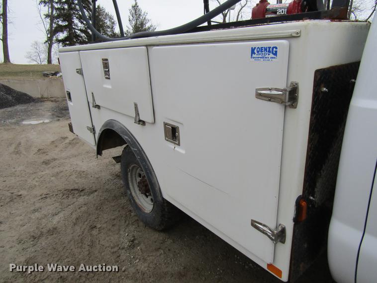 image for item DF3757 2000 Ford F350 Super Duty SuperCab utility bed pickup truck