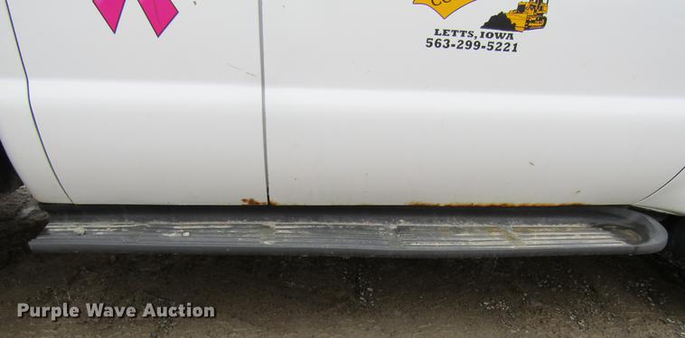 image for item DF3757 2000 Ford F350 Super Duty SuperCab utility bed pickup truck