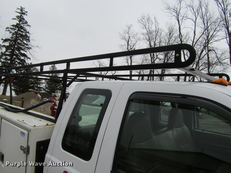 image for item DF3757 2000 Ford F350 Super Duty SuperCab utility bed pickup truck