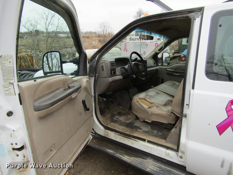 image for item DF3757 2000 Ford F350 Super Duty SuperCab utility bed pickup truck
