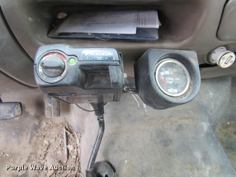 image for item DF3757 2000 Ford F350 Super Duty SuperCab utility bed pickup truck