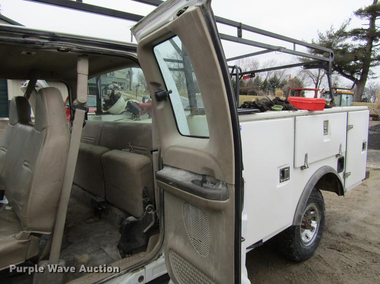 image for item DF3757 2000 Ford F350 Super Duty SuperCab utility bed pickup truck